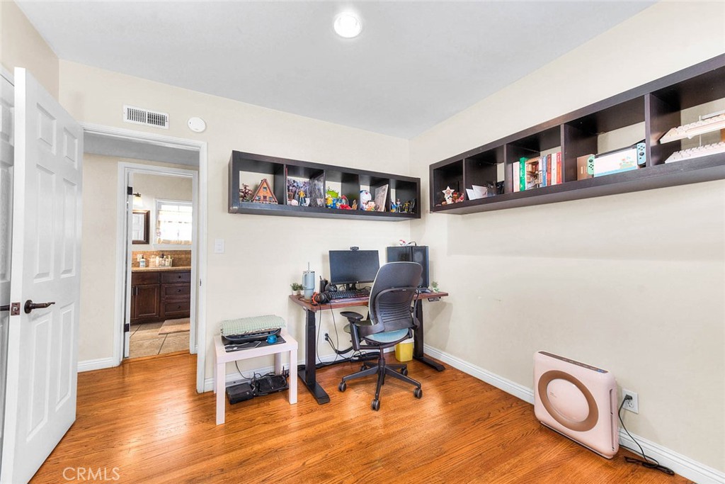 564 N Armel