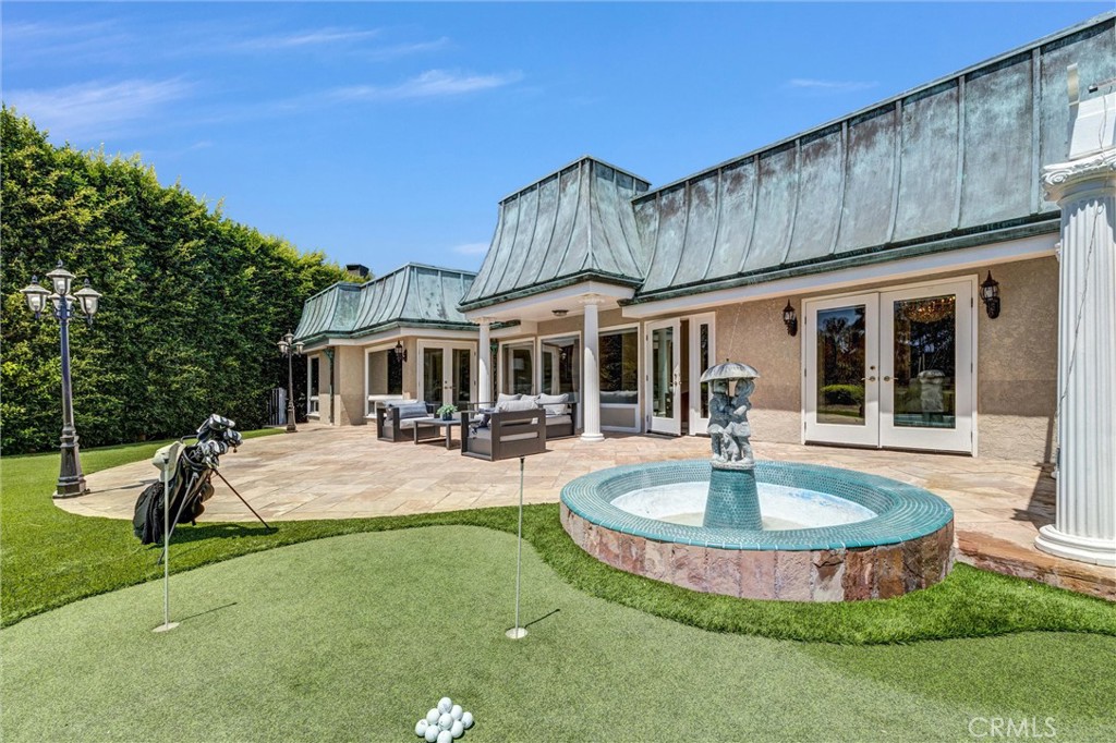 81 Royal Saint George Road
