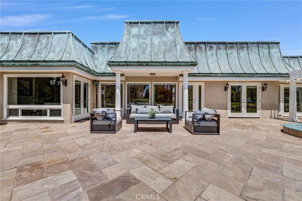 81 Royal Saint George Road