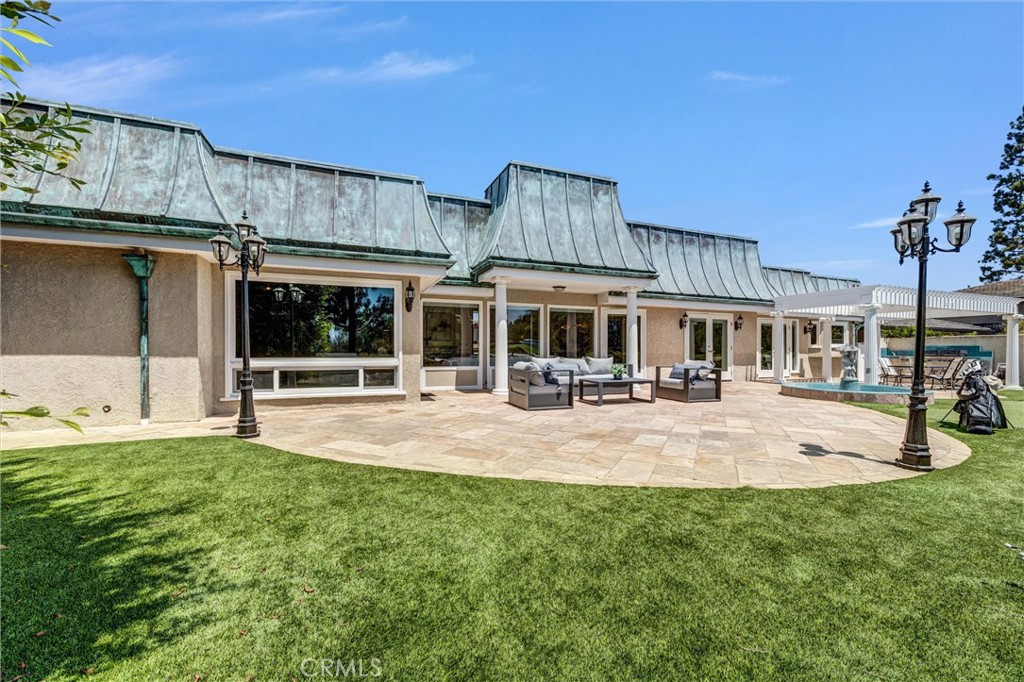 81 Royal Saint George Road