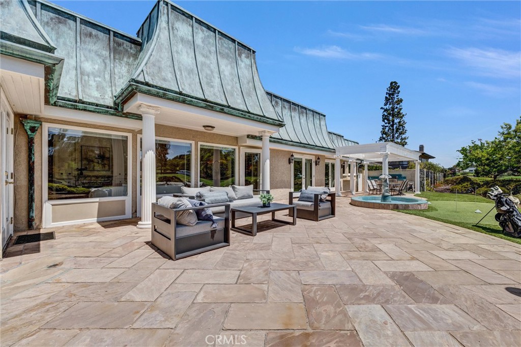 81 Royal Saint George Road