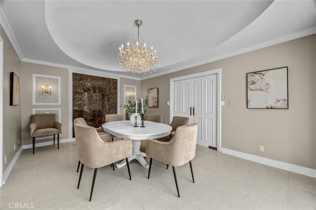 81 Royal Saint George Road