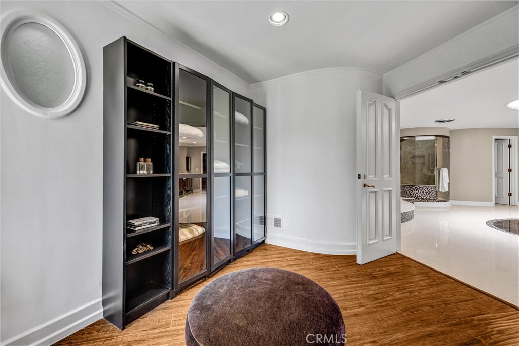 81 Royal Saint George Road