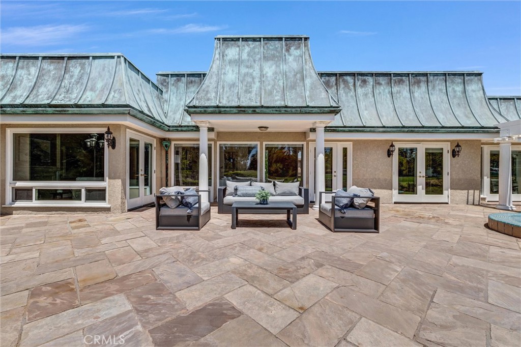 81 Royal Saint George Road