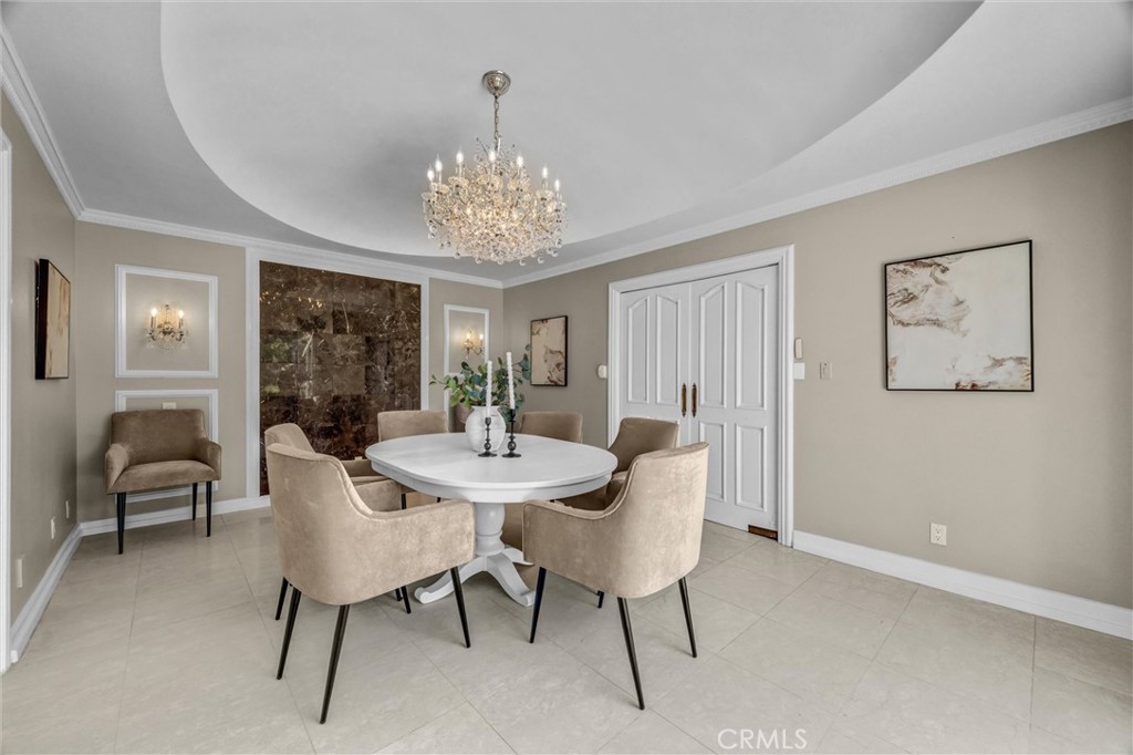 81 Royal Saint George Road