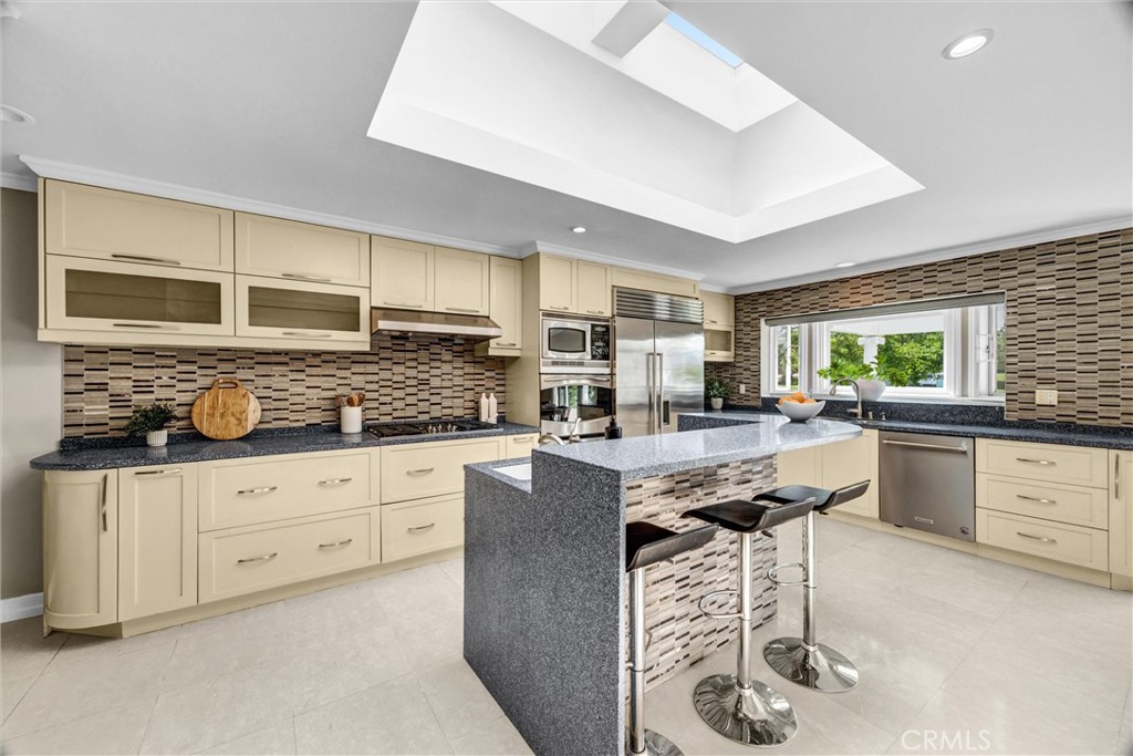 81 Royal Saint George Road