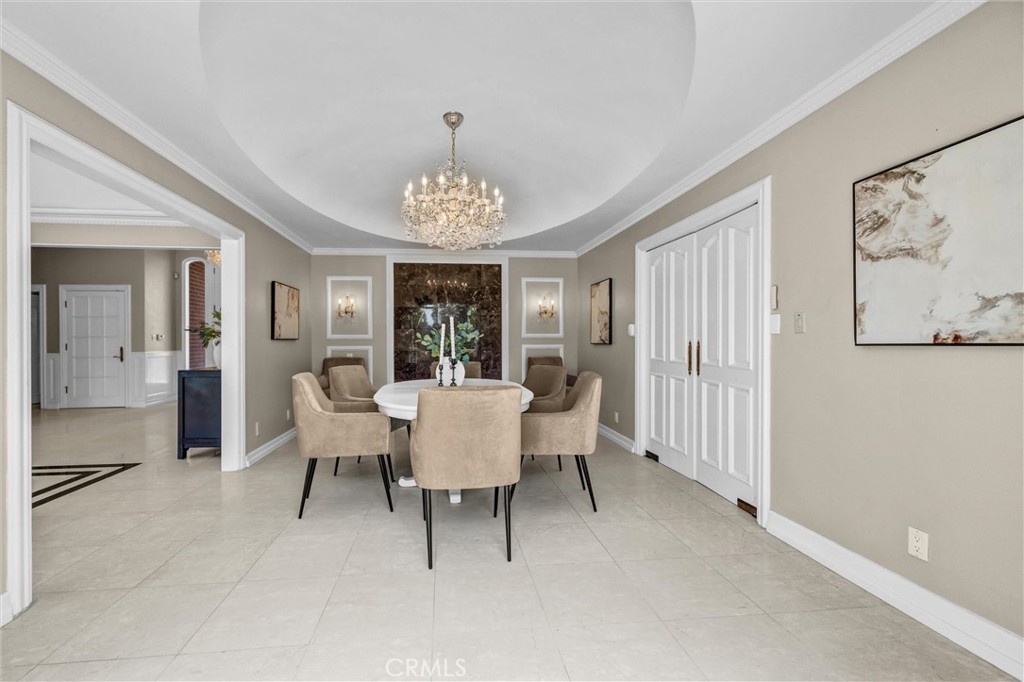 81 Royal Saint George Road