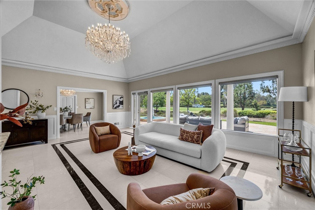 81 Royal Saint George Road