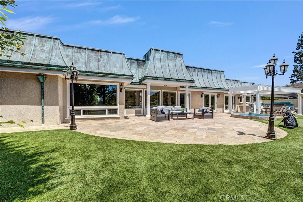 81 Royal Saint George Road