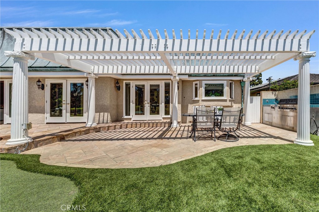 81 Royal Saint George Road