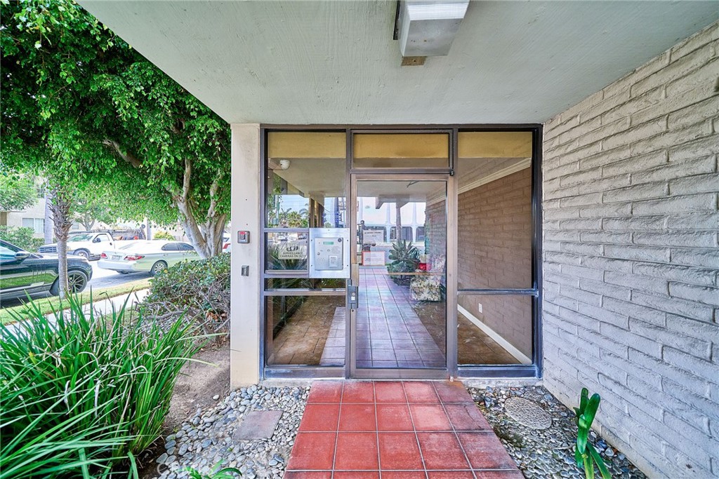 605 Redondo Avenue 203