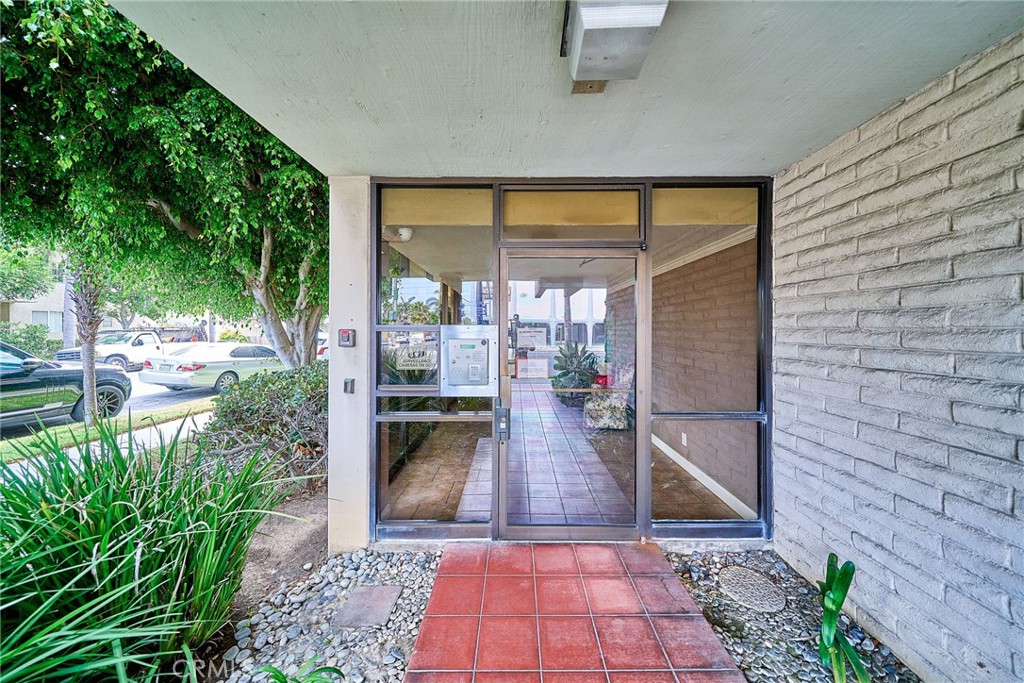 605 Redondo Avenue 203