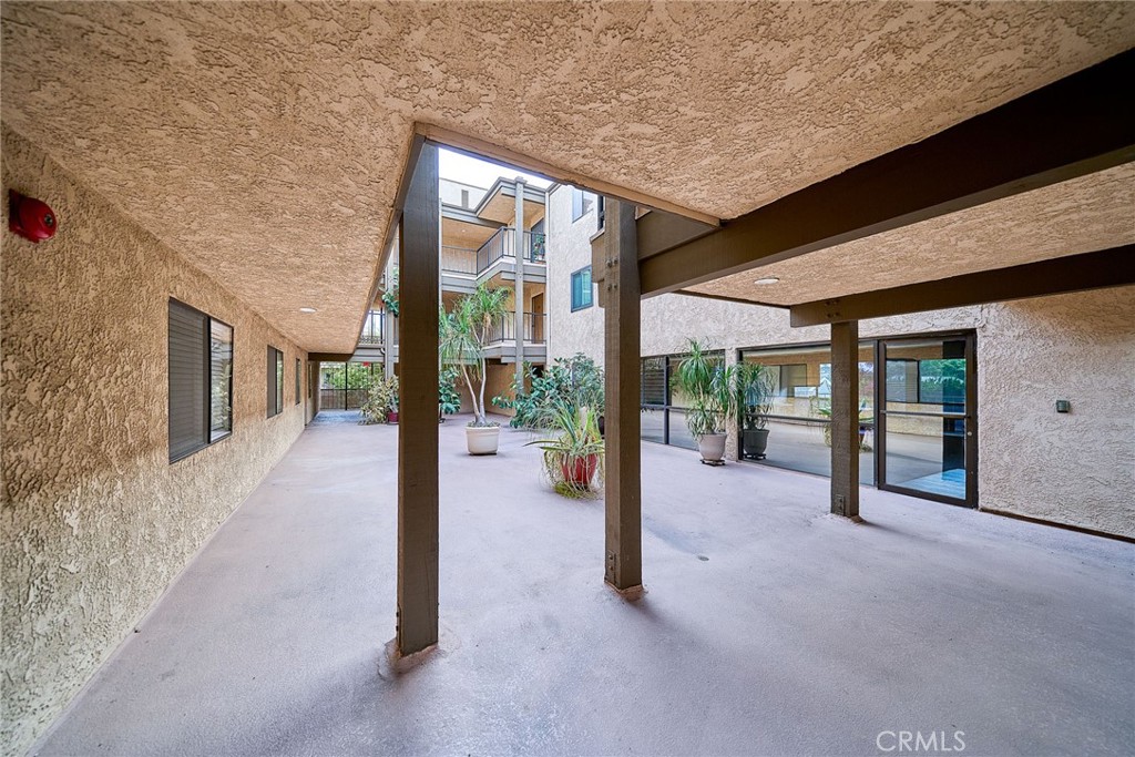 605 Redondo Avenue 203