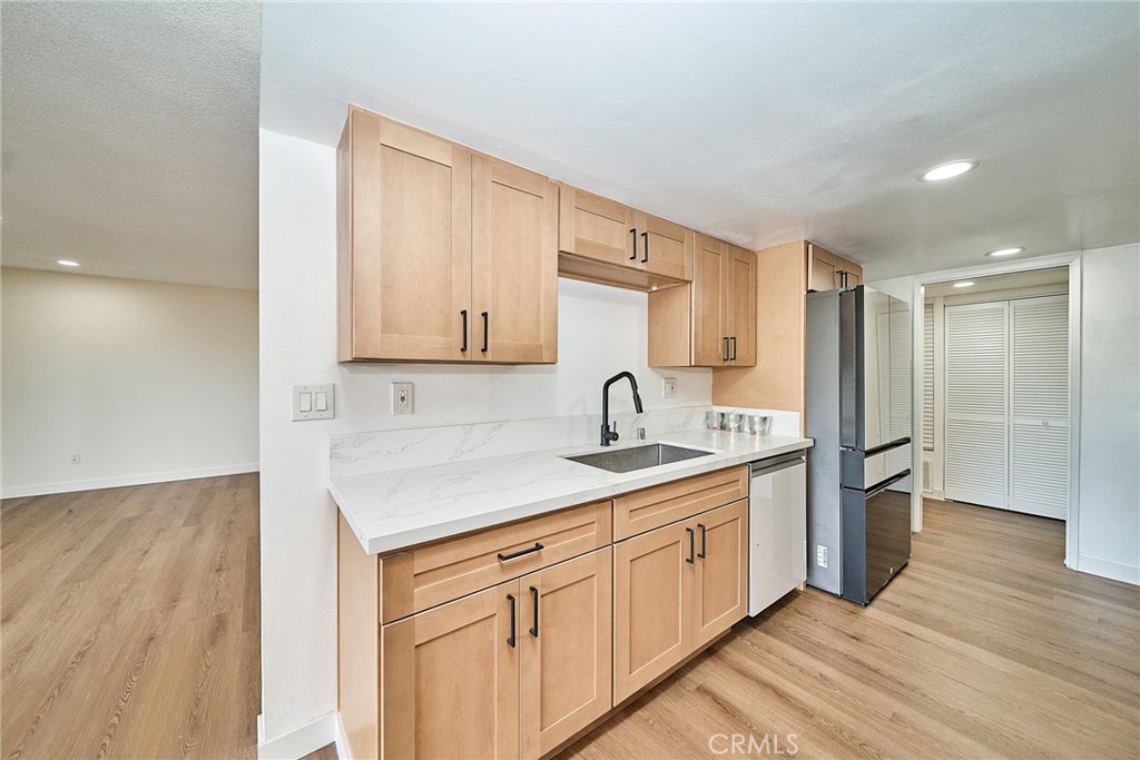 605 Redondo Avenue 203