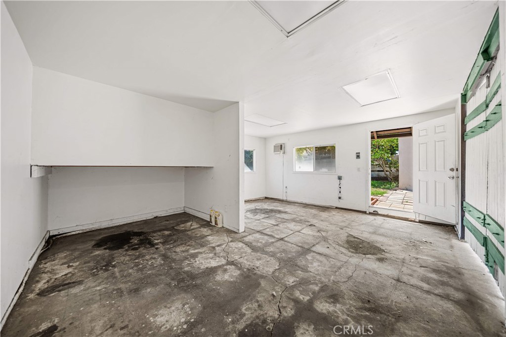 104 E Adams