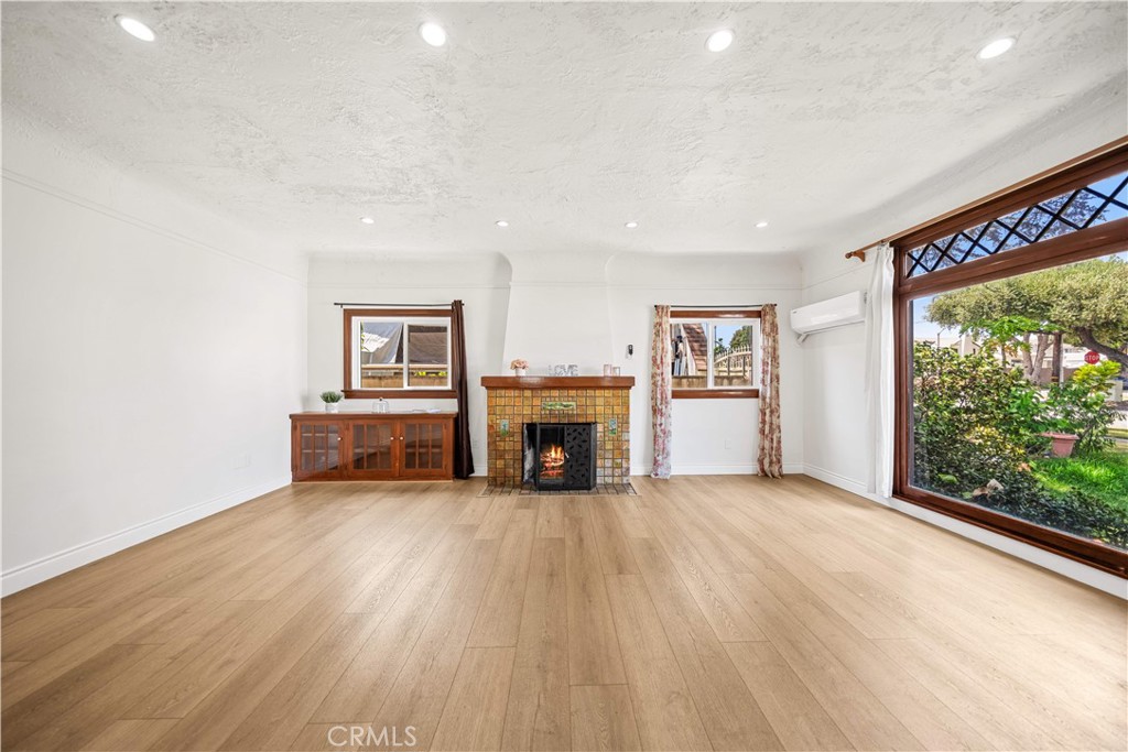 104 E Adams