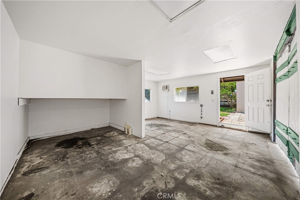 104 E Adams