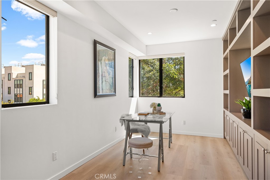 5151 W Redondo Court