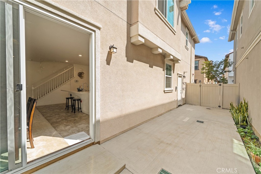 5564 Valencia