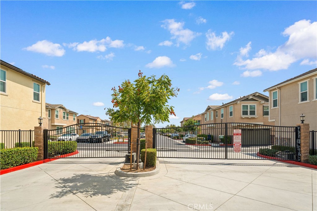 5564 Valencia