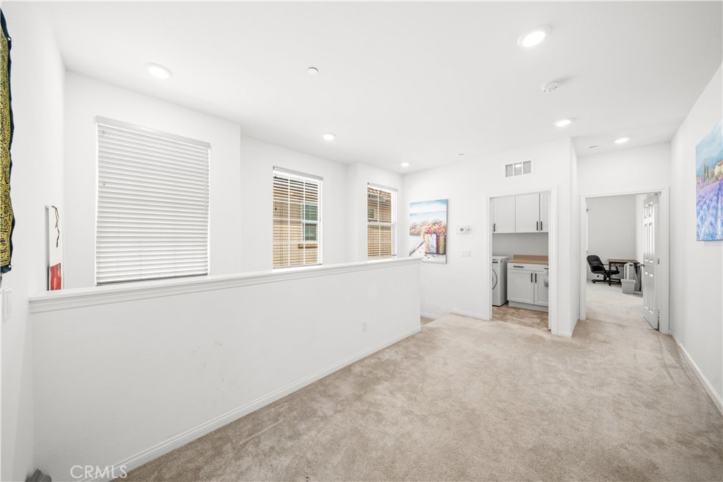5564 Valencia