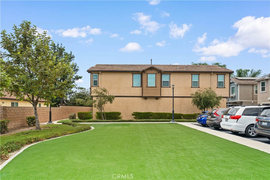 5564 Valencia