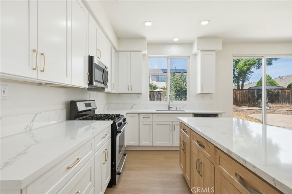 25868 Boulder Rock Pl