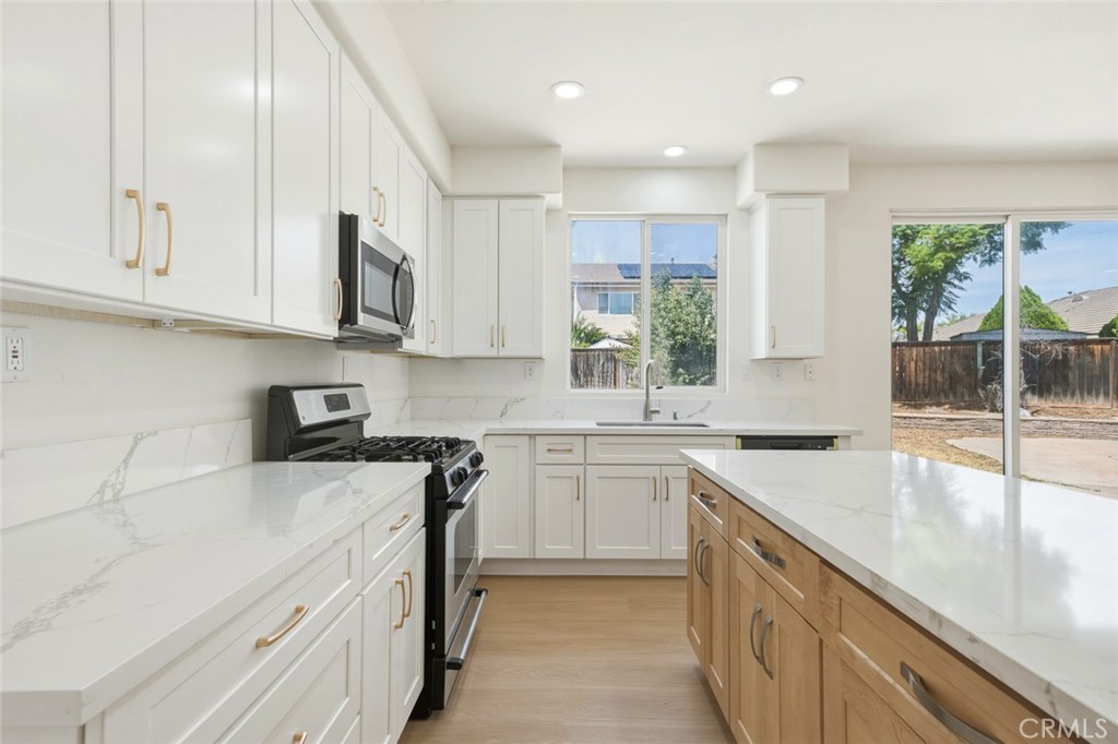 25868 Boulder Rock Pl