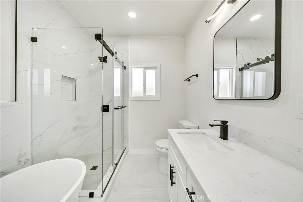 1020 W 70th Street