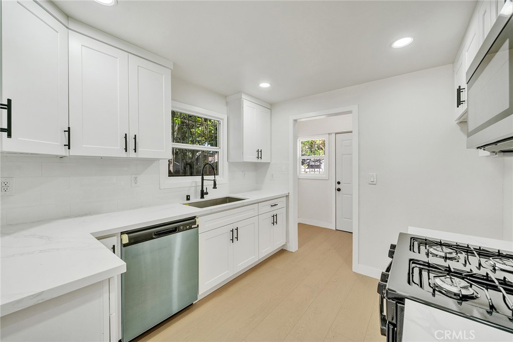 1020 W 70th Street