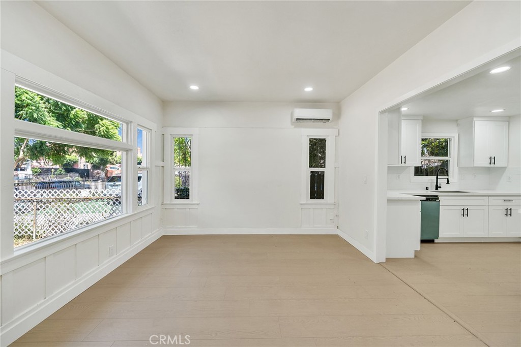 1020 W 70th Street