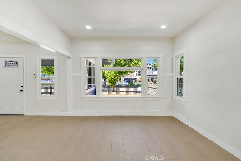 1020 W 70th Street
