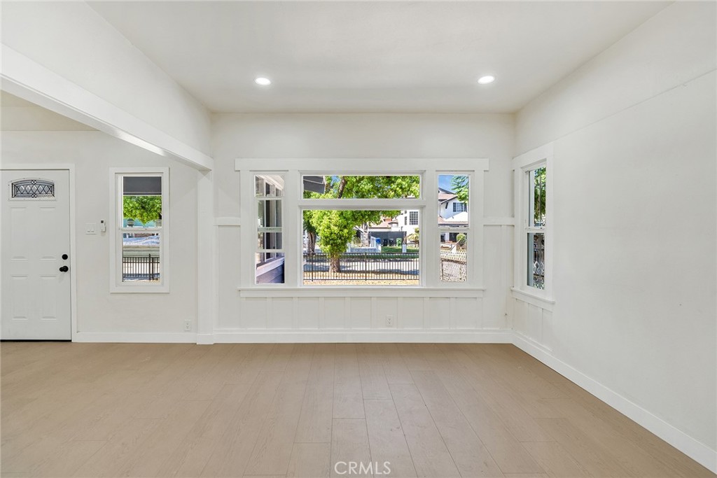 1020 W 70th Street