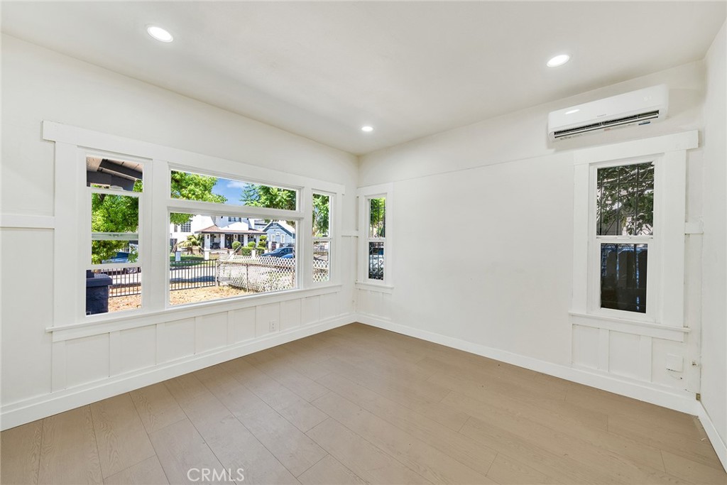 1020 W 70th Street