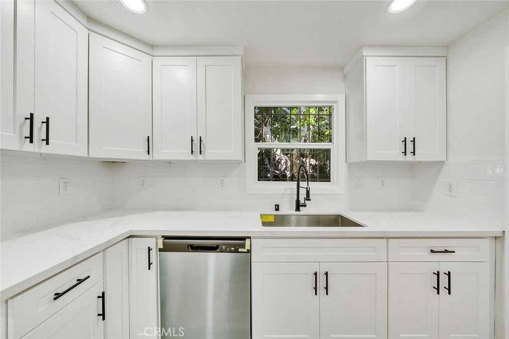 1020 W 70th Street