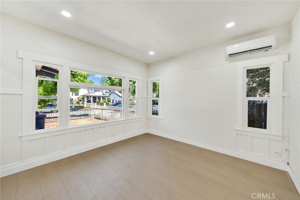 1020 W 70th Street