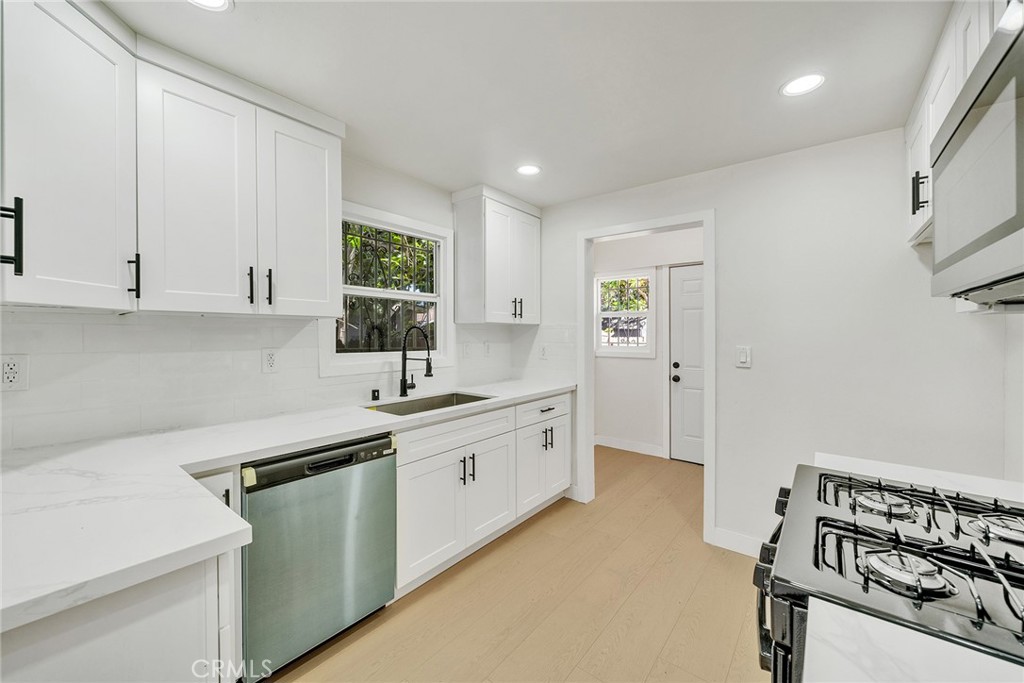 1020 W 70th Street