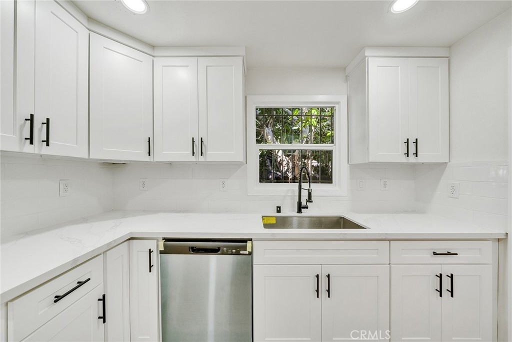 1020 W 70th Street