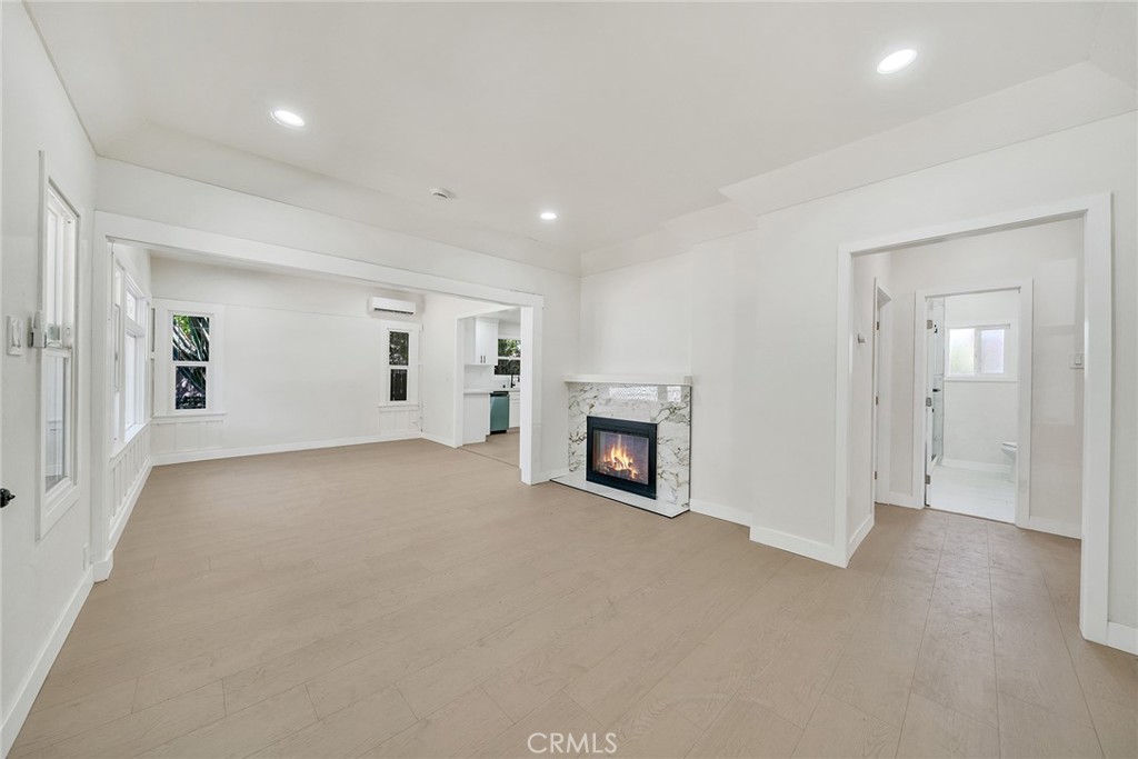 1020 W 70th Street