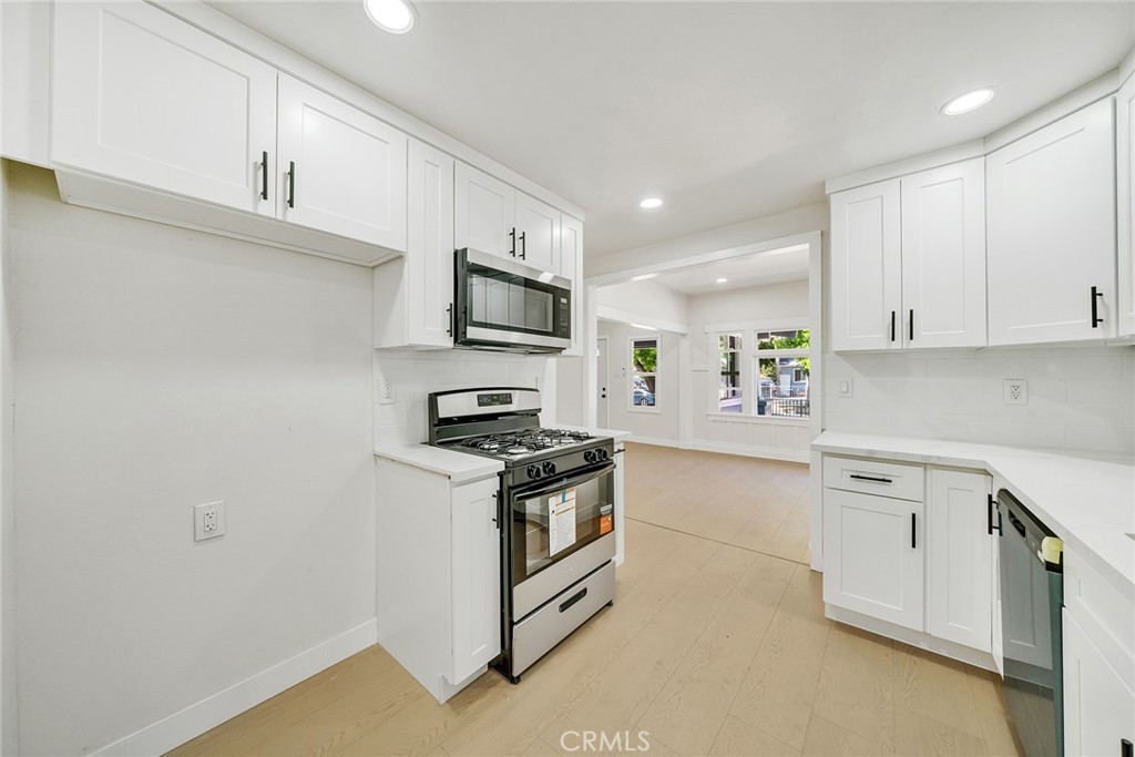 1020 W 70th Street