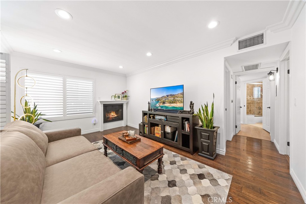 4211 Arch 103