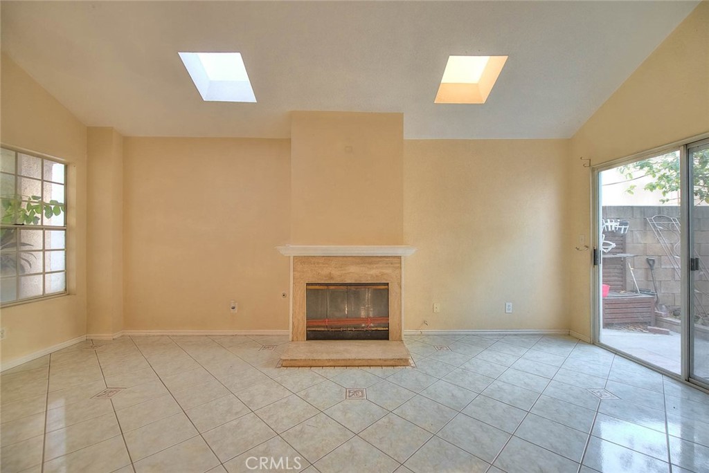 3701 Summer Lane