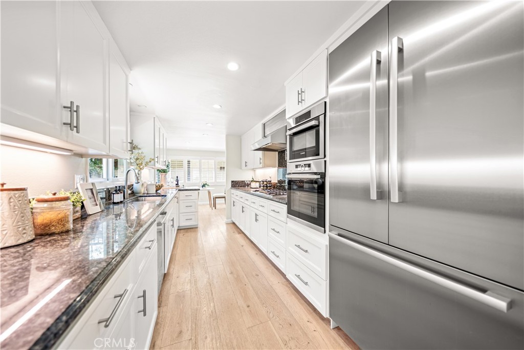 444 Via El Chico