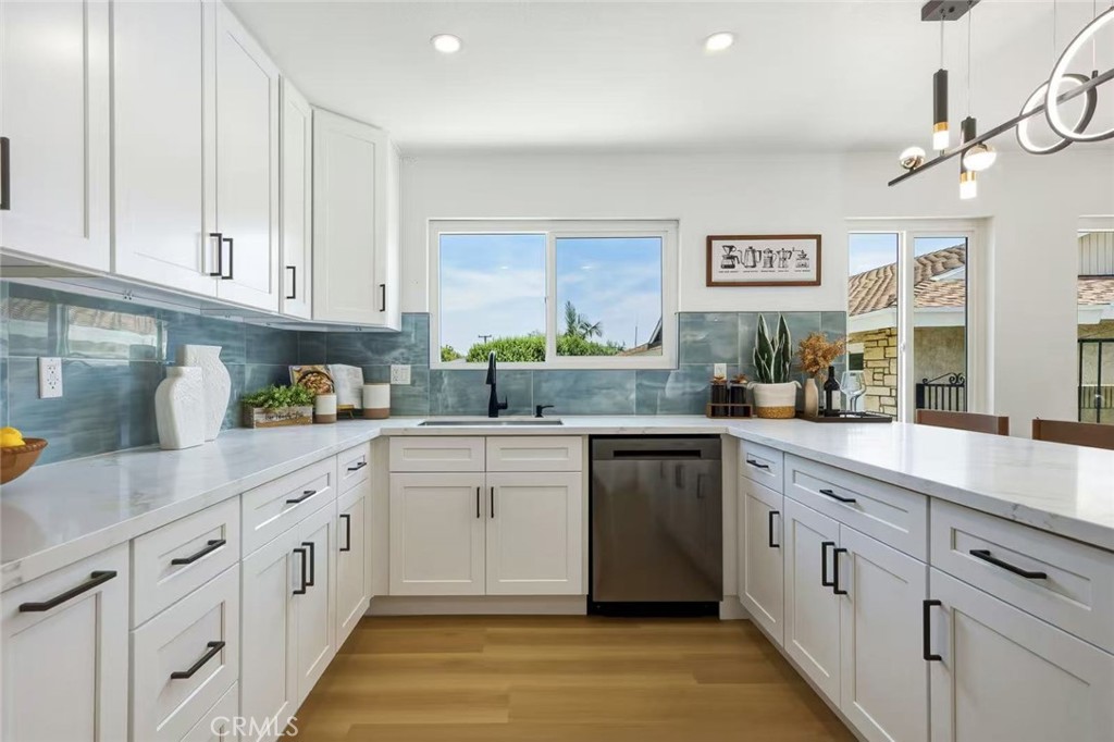 1356 Old Canyon