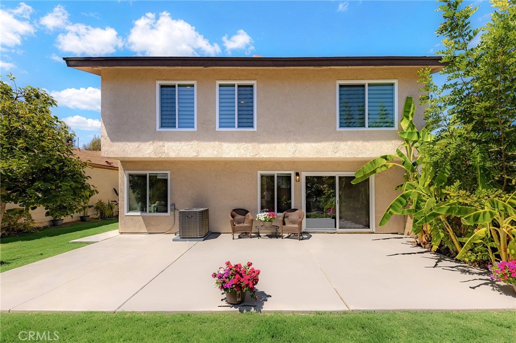 2416 Flora Street