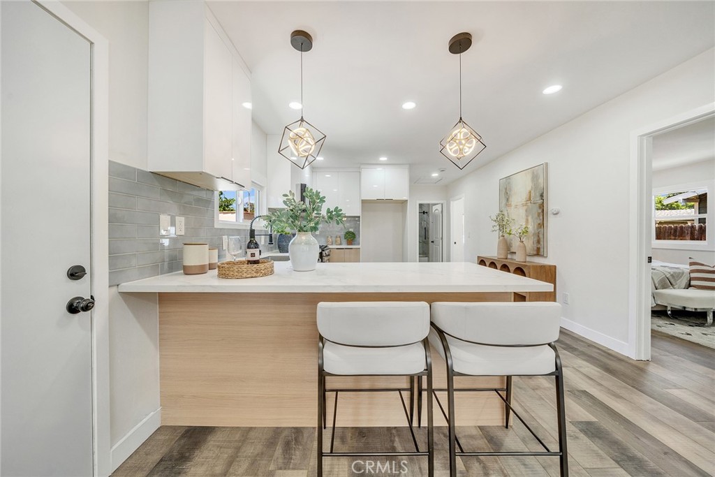 329 W Whiting Avenue