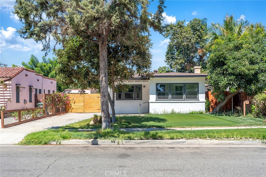 329 W Whiting Avenue