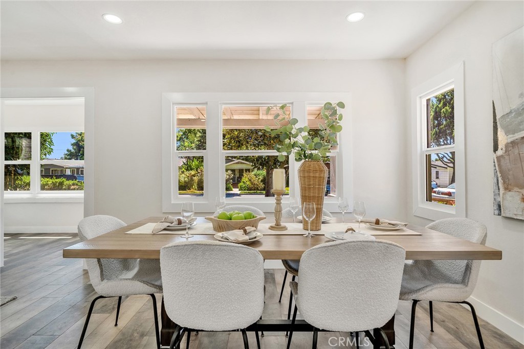 329 W Whiting Avenue