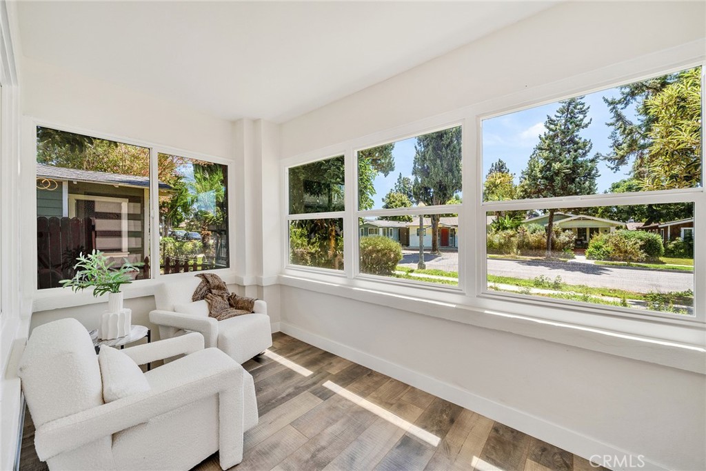 329 W Whiting Avenue
