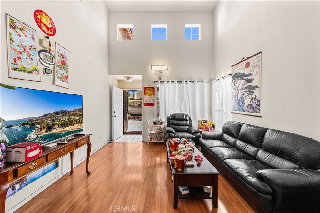 14755 Los Angeles
